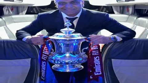 布克高效砍下20分却难挽败局，太阳次节失守火箭半场轰下46分，落后29分差距巨大